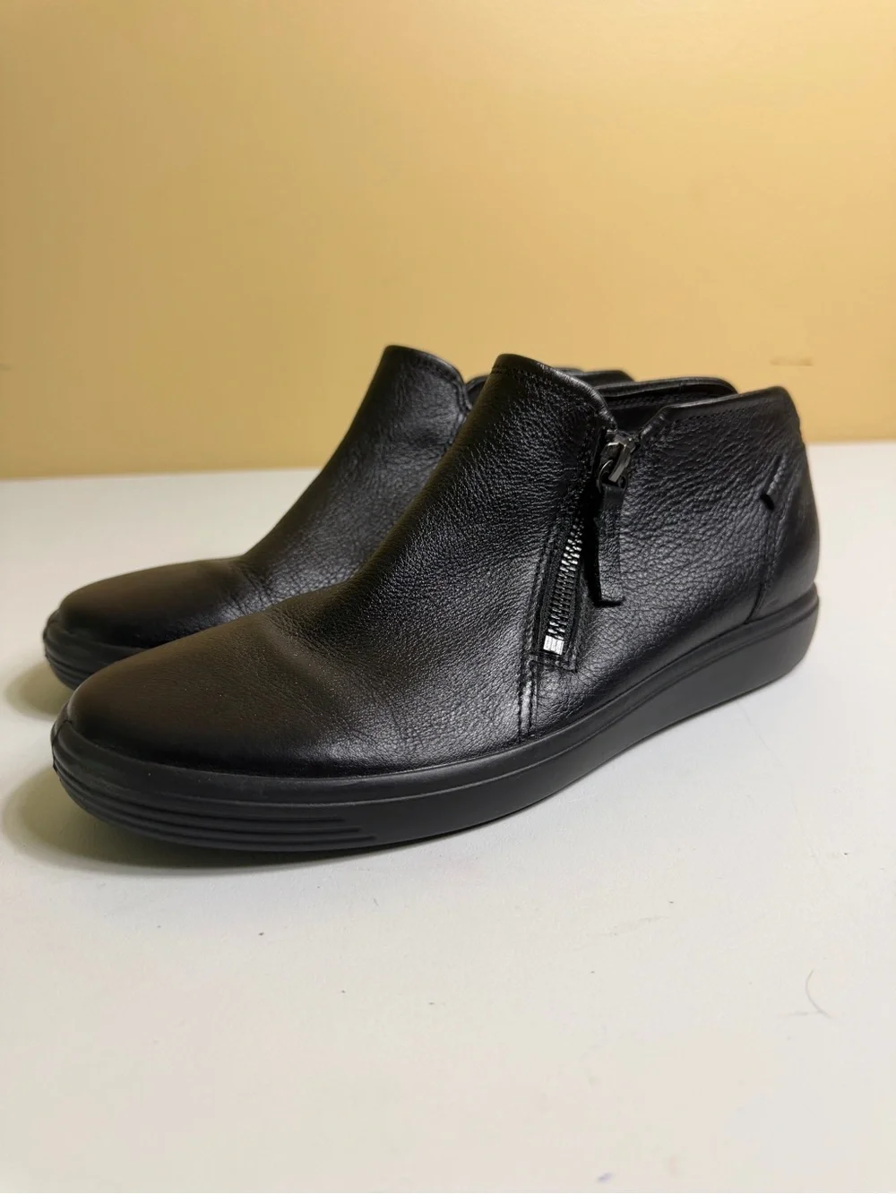 NWOT ECCO Women's Soft 7 Low Bootie – Black Leather Ankle Sneakers 9-9.5